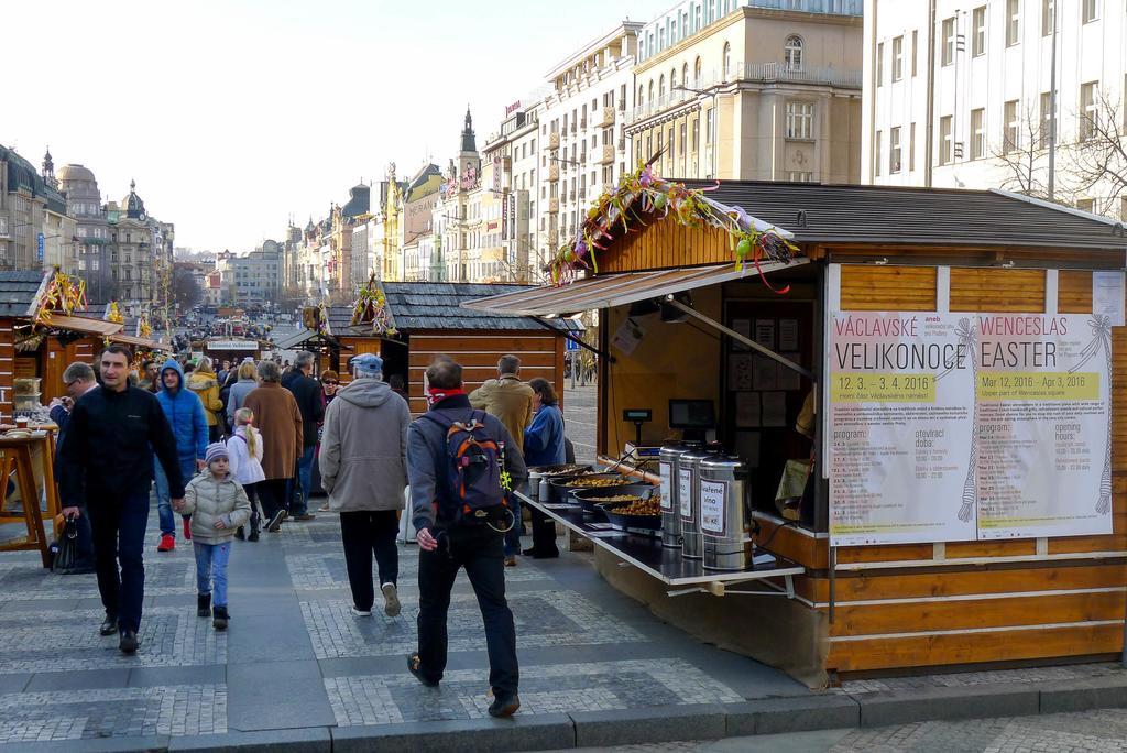 Black & White By Wenceslas Square And Muzeum Apartament *